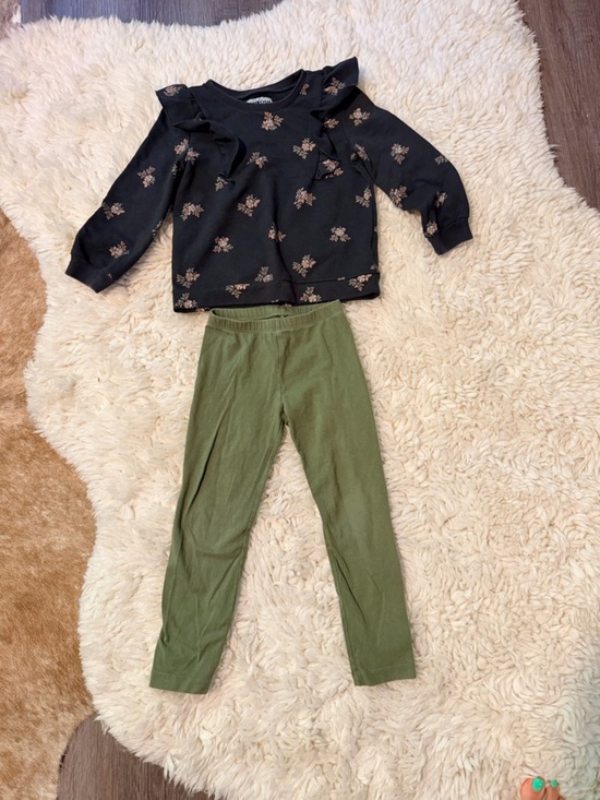 OshKosh B'gosh Other - OshKosh B'gosh Black Floral Ruffle Top with Olive Green Leggings Set